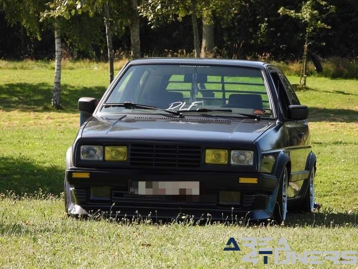 Lazy Sunday The Lake 2024
Imagen del reportaje de la revista Tuning Area4tuners.es, de la concentración de coches Tuning del año 2024 en Jabbeke, Bélgica.