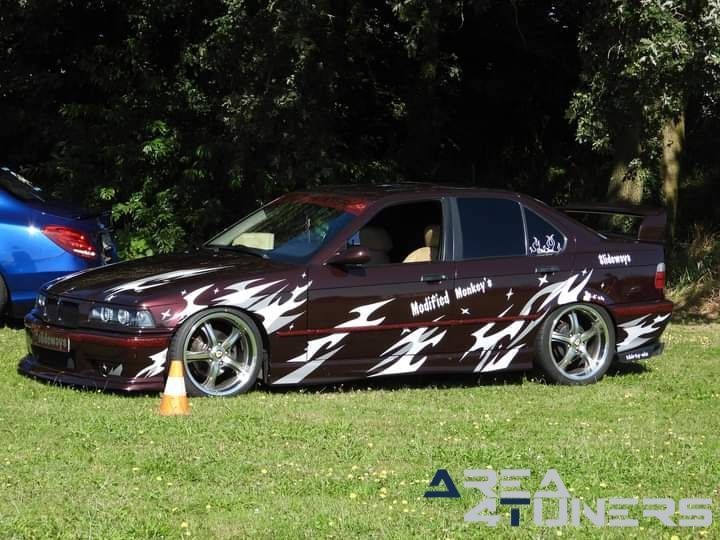 Lazy Sunday The Lake 2024
Imagen del reportaje de la revista Tuning Area4tuners.es, de la concentración de coches Tuning del año 2024 en Jabbeke, Bélgica.
