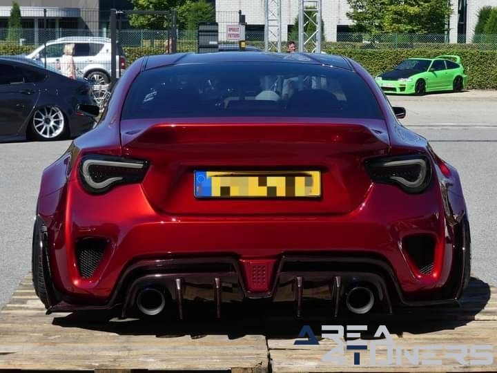 Unlimited Chapter 3
Imagen del reportaje de la revista Tuning Area4tuners.es, de la concentración de coches Tuning del año 2024 en Dilsen Stoken, Bélgica.