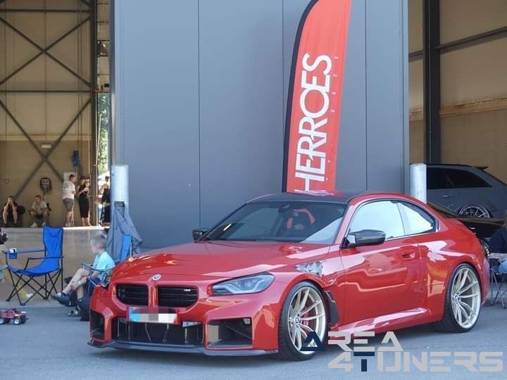 Unlimited Chapter 3
Imagen del reportaje de la revista Tuning Area4tuners.es, de la concentración de coches Tuning del año 2024 en Dilsen Stoken, Bélgica.