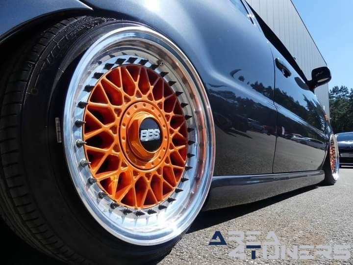 Unlimited Chapter 3
Imagen del reportaje de la revista Tuning Area4tuners.es, de la concentración de coches Tuning del año 2024 en Dilsen Stoken, Bélgica.