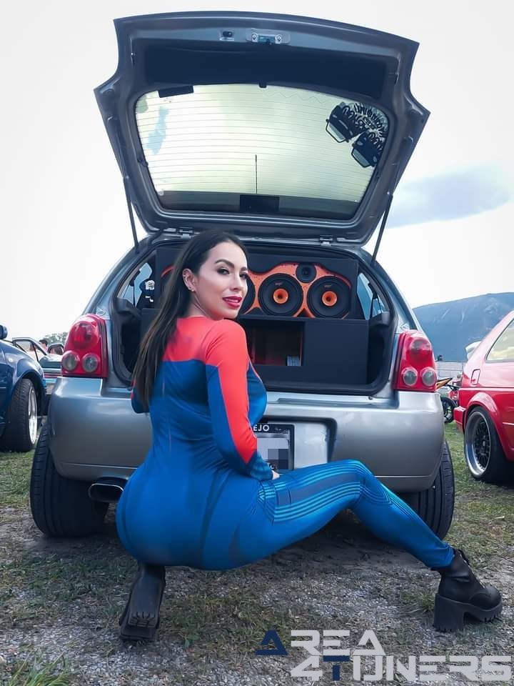 True Friends
Imagen del reportaje de la revista Tuning Area4tuners.es, de la concentración de coches Tuning del año 2024 en Zimapan, Hidalgo, México