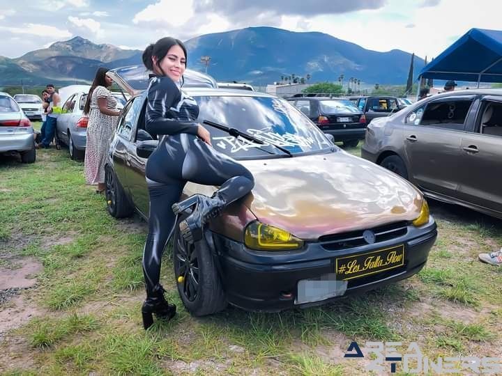 True Friends
Imagen del reportaje de la revista Tuning Area4tuners.es, de la concentración de coches Tuning del año 2024 en Zimapan, Hidalgo, México