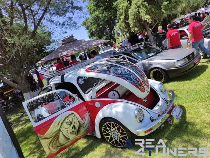 Corsa Club León
Imagen del reportaje de la revista Tuning Area4tuners.es, de la concentración de coches Tuning del año 2024 en Providencia, Guanajuato, México