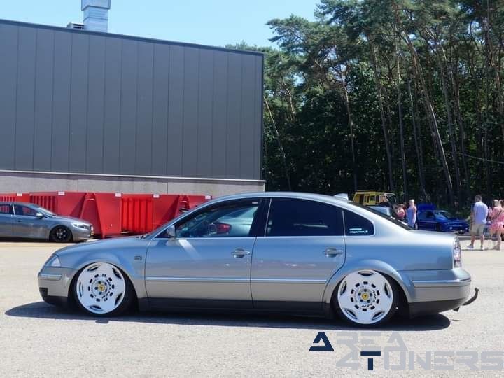 Unlimited Chapter 3
Imagen del reportaje de la revista Tuning Area4tuners.es, de la concentración de coches Tuning del año 2024 en Dilsen Stoken, Bélgica.