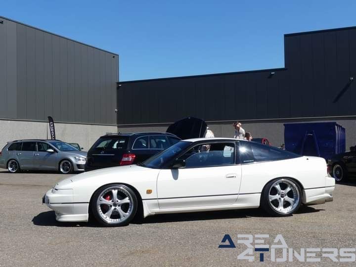 Unlimited Chapter 3
Imagen del reportaje de la revista Tuning Area4tuners.es, de la concentración de coches Tuning del año 2024 en Dilsen Stoken, Bélgica.