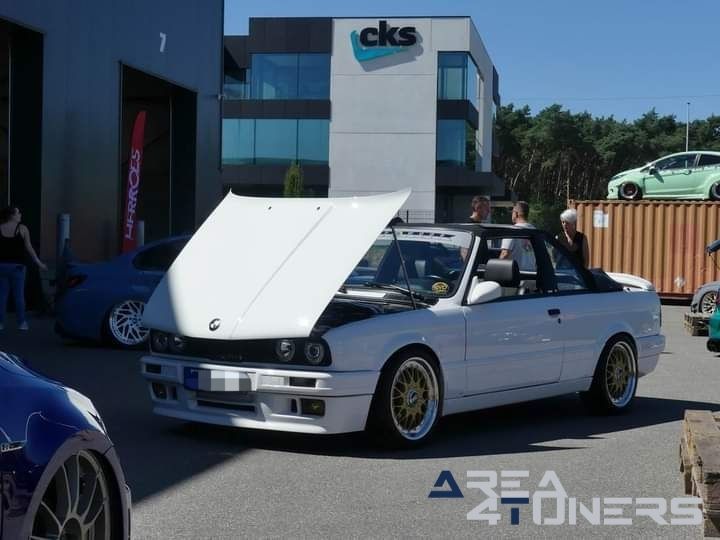 Unlimited Chapter 3
Imagen del reportaje de la revista Tuning Area4tuners.es, de la concentración de coches Tuning del año 2024 en Dilsen Stoken, Bélgica.