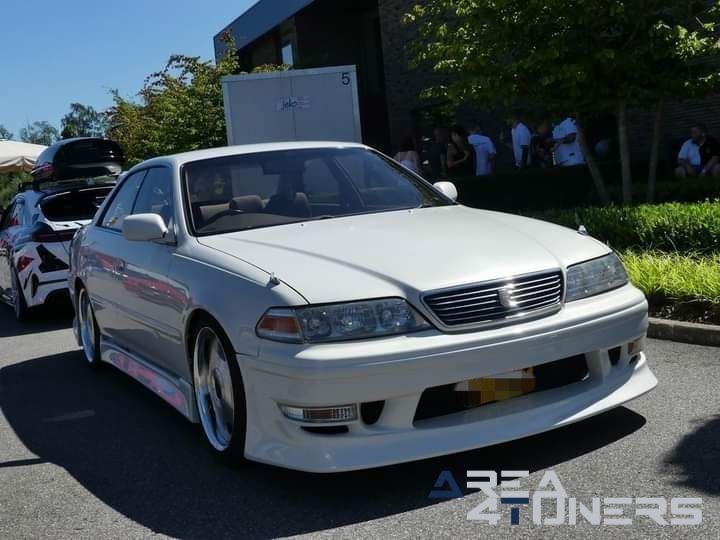 Unlimited Chapter 3
Imagen del reportaje de la revista Tuning Area4tuners.es, de la concentración de coches Tuning del año 2024 en Dilsen Stoken, Bélgica.