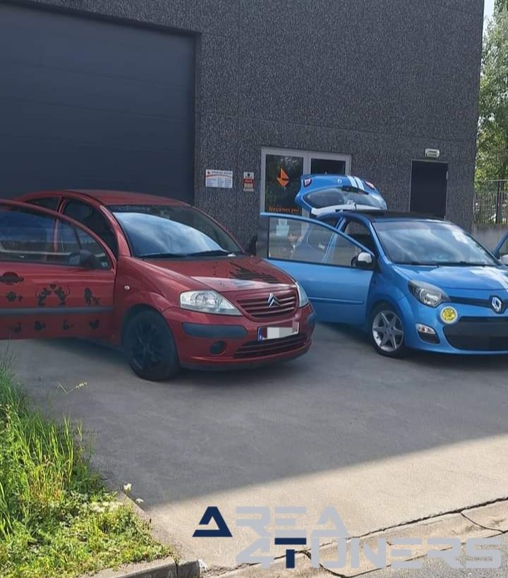 Dreamz And Shinez Chapter 3
Imagen del reportaje de la revista Tuning Area4tuners.es, de la concentración de coches Tuning del año 2024 en Erpe Bere, Bélgica.