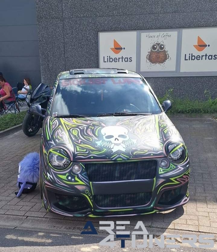 Dreamz And Shinez Chapter 3
Imagen del reportaje de la revista Tuning Area4tuners.es, de la concentración de coches Tuning del año 2024 en Erpe Bere, Bélgica.