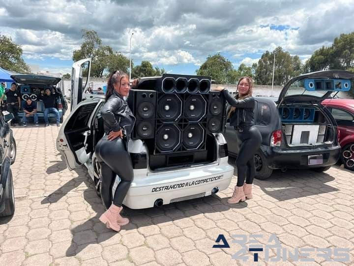 Autoclub Team Tamales
Imagen del reportaje de la revista Tuning Area4tuners.es, de la concentración de coches Tuning del año 2024 en Tlaxco, México.