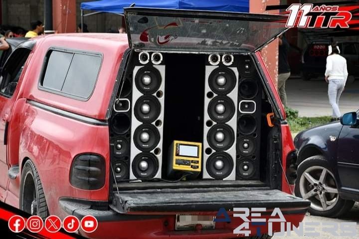 Palmafest 2024
Imagen del reportaje de la revista Tuning Area4tuners.es, de la concentración de coches Tuning del año 2024 en Palmarito Tochapan, Puebla, México.