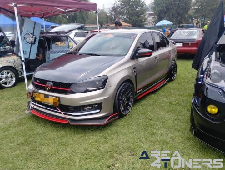 1er Aniversario Brothers To Roll
Imagen del reportaje de la revista Tuning Area4tuners.es, de la concentración de coches Tuning del año 2024 en México D.F., México.