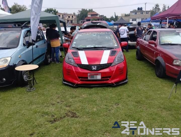 1er Aniversario Brothers To Roll
Imagen del reportaje de la revista Tuning Area4tuners.es, de la concentración de coches Tuning del año 2024 en México D.F., México.