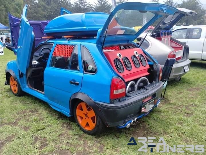 1er Aniversario Brothers To Roll
Imagen del reportaje de la revista Tuning Area4tuners.es, de la concentración de coches Tuning del año 2024 en México D.F., México.