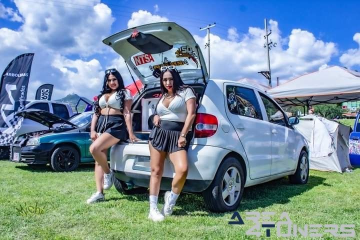 3.0 Raza Corsera
Imagen del reportaje de la revista Tuning Area4tuners.es, de la concentración de coches Tuning del año 2024 en Guanajuato, México.