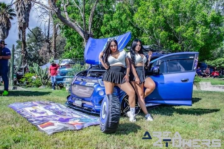 3.0 Raza Corsera
Imagen del reportaje de la revista Tuning Area4tuners.es, de la concentración de coches Tuning del año 2024 en Guanajuato, México.