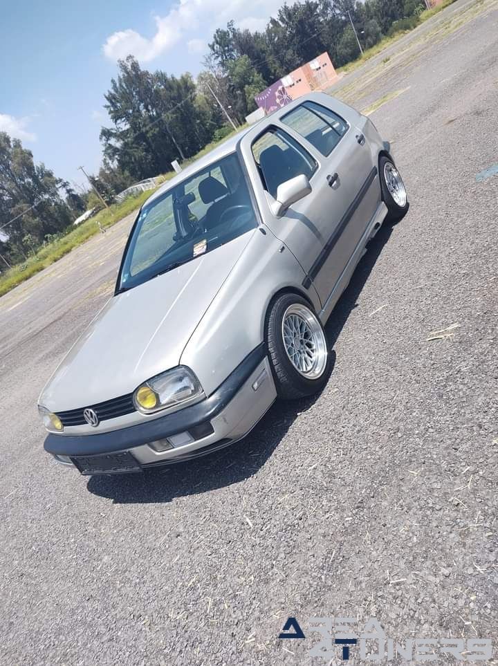 Phoenix Fest Vallevolks
Imagen del reportaje de la revista Tuning Area4tuners.es, de la concentración de coches Tuning del año 2024 en Celaya, Guanajuato, México.