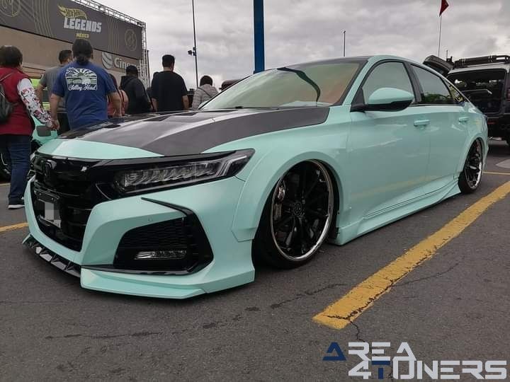 Hot Weekend Legends 2024
Imagen del reportaje de la revista Tuning Area4tuners.es, de la concentración de coches Tuning del año 2024 en Iztapalepa, México.
