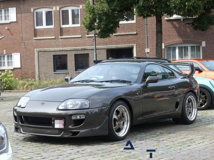 Custom Brews
Imagen del reportaje de la revista Tuning Area4tuners.es, de la concentración de coches Tuning del año 2024 en Bocholt, Bélgica.