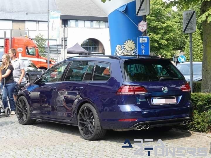 Custom Brews
Imagen del reportaje de la revista Tuning Area4tuners.es, de la concentración de coches Tuning del año 2024 en Bocholt, Bélgica.