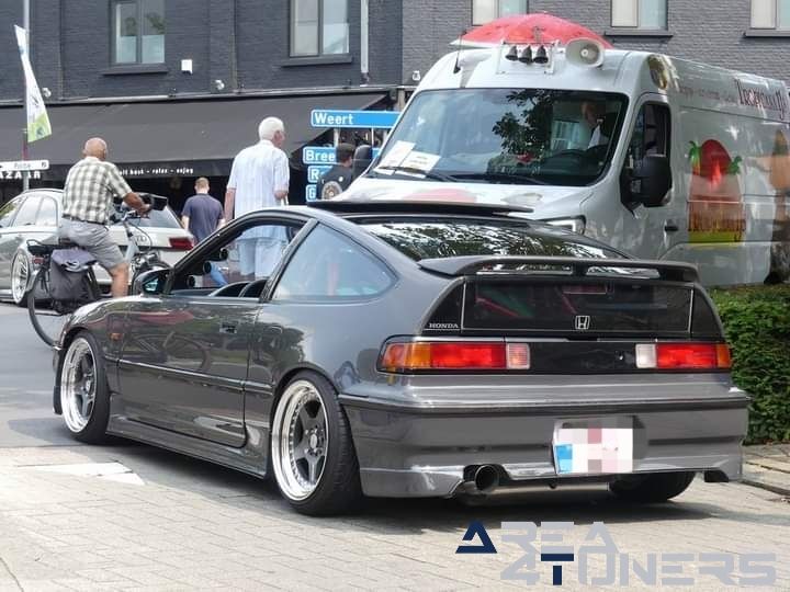 Custom Brews
Imagen del reportaje de la revista Tuning Area4tuners.es, de la concentración de coches Tuning del año 2024 en Bocholt, Bélgica.