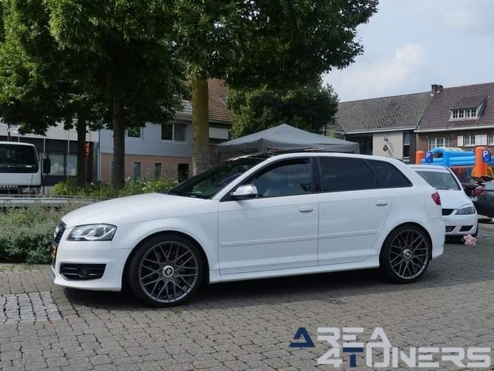 Custom Brews 3a parte
Imagen pertenenciente al reportaje fotográfico de la revista Tuning de publicación diaria Area4tuners.es, de la concentración de coches Tuning del año 2024 en Bocholt, Bélgica.