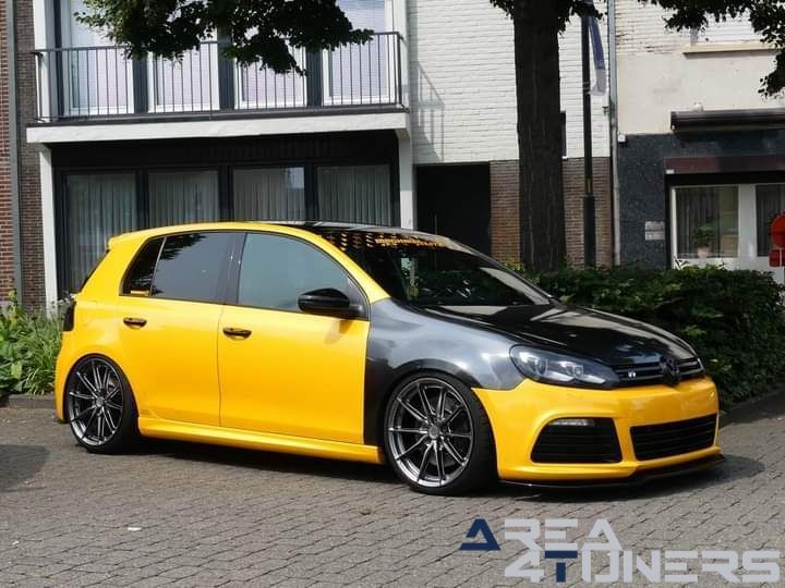 Custom Brews 3a parte
Imagen pertenenciente al reportaje fotográfico de la revista Tuning de publicación diaria Area4tuners.es, de la concentración de coches Tuning del año 2024 en Bocholt, Bélgica.