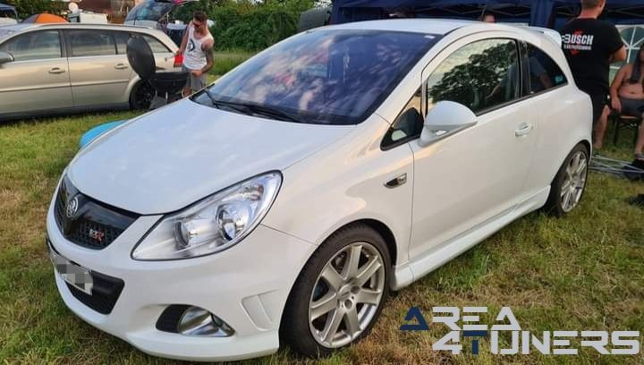 17 Semd Rockt Opeltreffen
Imagen del reportaje de la revista Tuning Area4tuners.es, de la concentración de coches Tuning del año 2024 en Semd, Alemania.