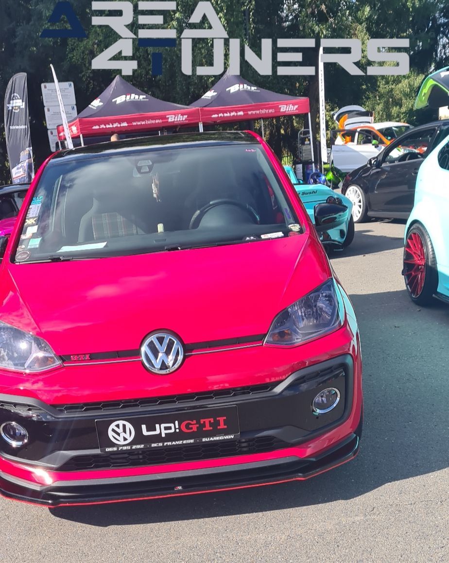 Black Storm Motor Show
Imagen del reportaje de la revista Tuning Area4tuners.es, de la concentración de coches Tuning del año 2024 en Bastoña, Bélgica.