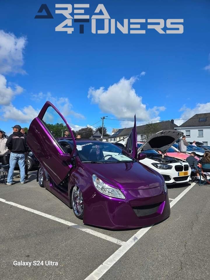 Black Storm Motor Show
Imagen del reportaje de la revista Tuning Area4tuners.es, de la concentración de coches Tuning del año 2024 en Bastoña, Bélgica.