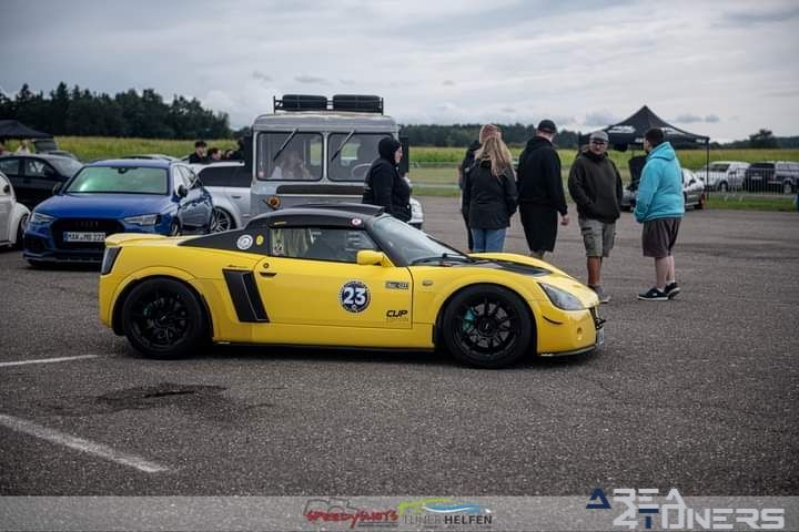 Perfonmance On Wheels Chapter 7
Imagen del reportaje de la revista Tuning Area4tuners.es, de la concentración de coches Tuning del año 2024 en Speichersdorf, Alemania