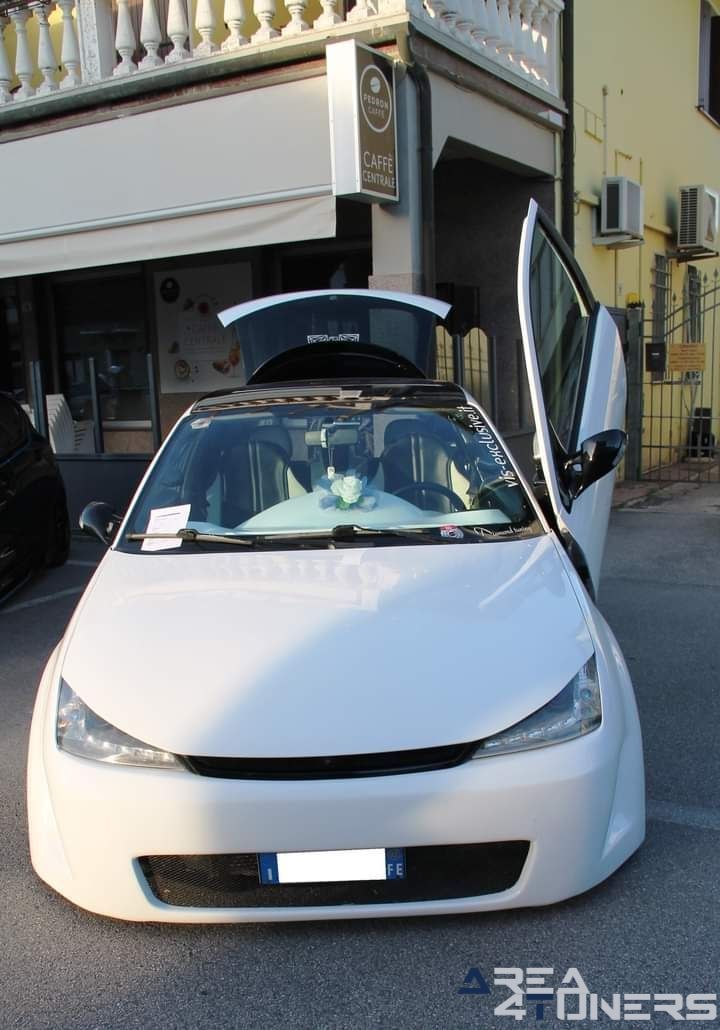 Raduno Motori Wonderland Bar
Imagen del reportaje de la revista Tuning Area4tuners.es, de la concentración de coches Tuning del año 2024 en Rosolina Rovino, Italia.