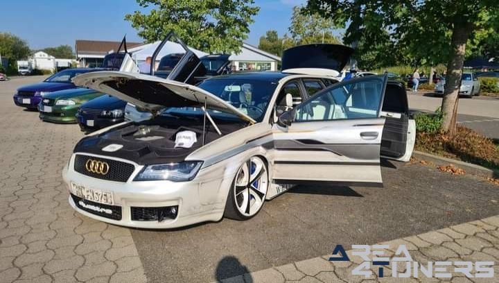 Seasons Final Car Meeting
Imagen del reportaje de la revista Tuning Area4tuners.es, de la concentración de coches Tuning del año 2024 en Langenau, Alemania.