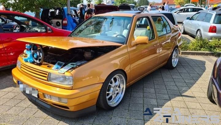 Seasons Final Car Meeting
Imagen del reportaje de la revista Tuning Area4tuners.es, de la concentración de coches Tuning del año 2024 en Langenau, Alemania.