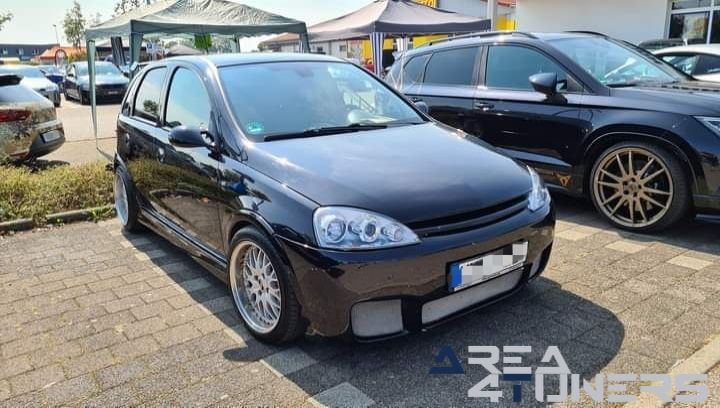 Seasons Final Car Meeting
Imagen del reportaje de la revista Tuning Area4tuners.es, de la concentración de coches Tuning del año 2024 en Langenau, Alemania.