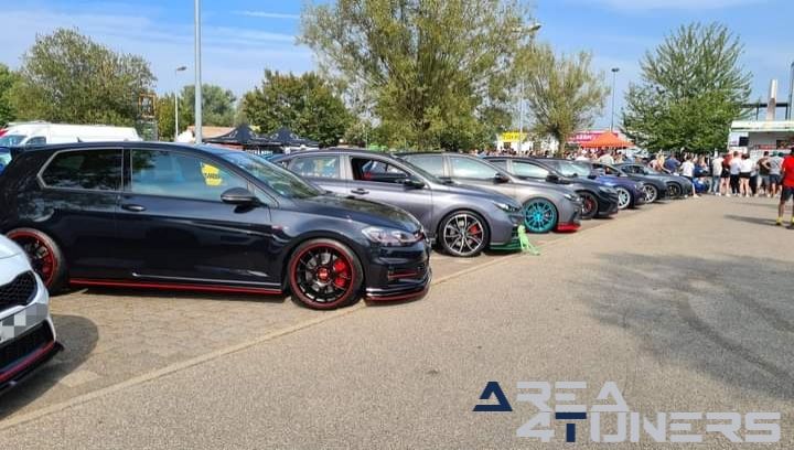 Seasons Final Car Meeting
Imagen del reportaje de la revista Tuning Area4tuners.es, de la concentración de coches Tuning del año 2024 en Langenau, Alemania.