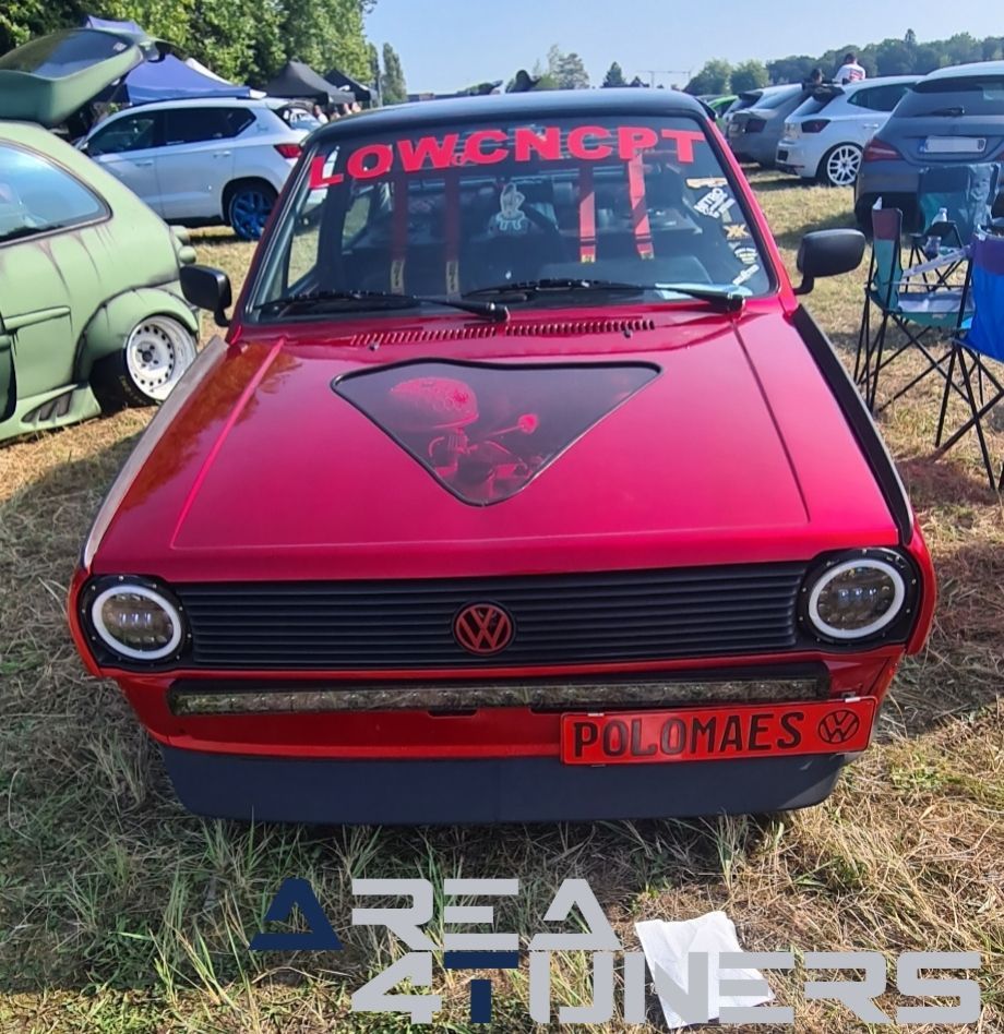 666 XCrew 1st Edition
Imagen del reportaje de la revista Tuning Area4tuners.es, de la concentración de coches Tuning del año 2024 en Moerbeke, Bélgica.