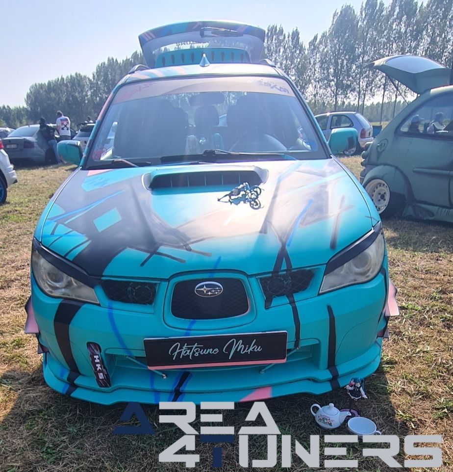 666 XCrew 1st Edition
Imagen del reportaje de la revista Tuning Area4tuners.es, de la concentración de coches Tuning del año 2024 en Moerbeke, Bélgica.