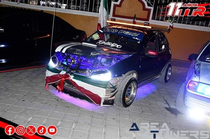Exhibición Coches Tardeada Mexicana
Imagen del reportaje de la revista Tuning Area4tuners.es, de la concentración de coches Tuning del año 2024 en San Hipóleto, Puebla, México.