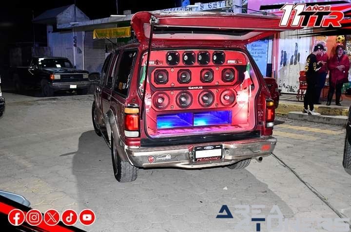 Exhibición Coches Tardeada Mexicana
Imagen del reportaje de la revista Tuning Area4tuners.es, de la concentración de coches Tuning del año 2024 en San Hipóleto, Puebla, México.