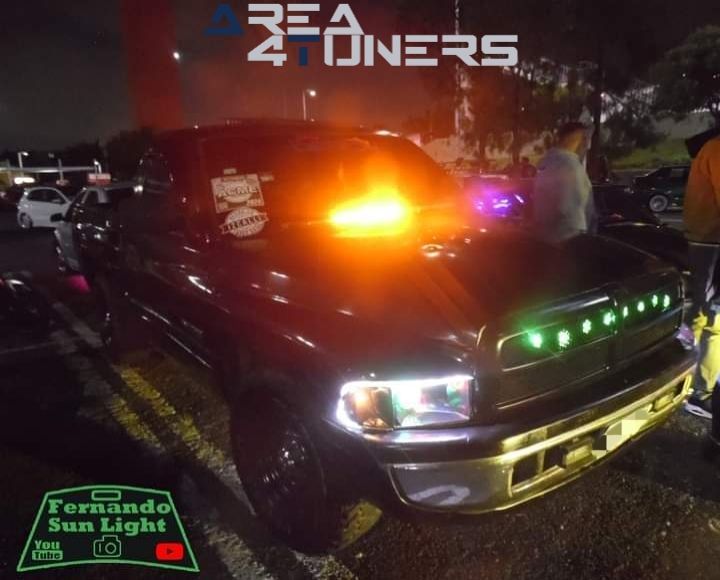 Original Volumen
Imagen del reportaje de la revista Tuning Area4tuners.es, de la concentración de coches Tuning del año 2024 en Atizapan, México.