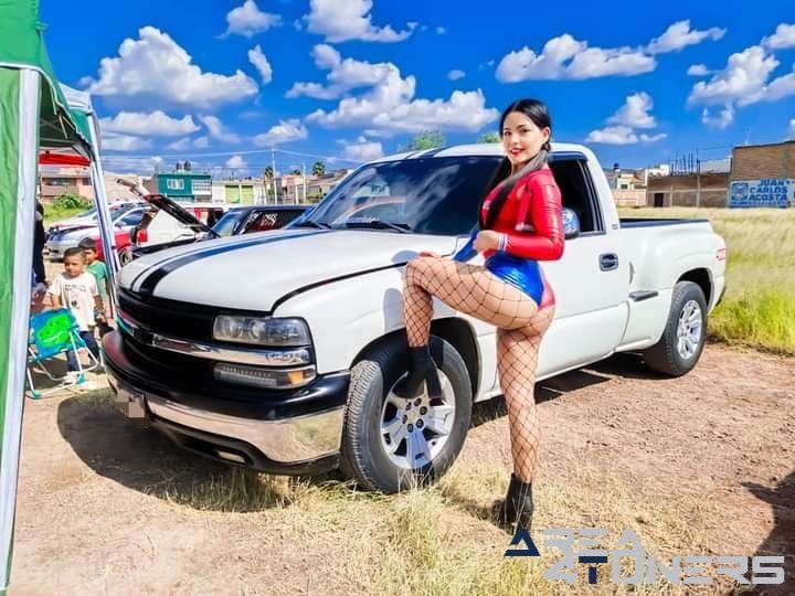 1er Prestige Fest
Imagen del reportaje de la revista Tuning Area4tuners.es, de la concentración de coches Tuning del año 2024 en Cortázar, Guanajuato, México.