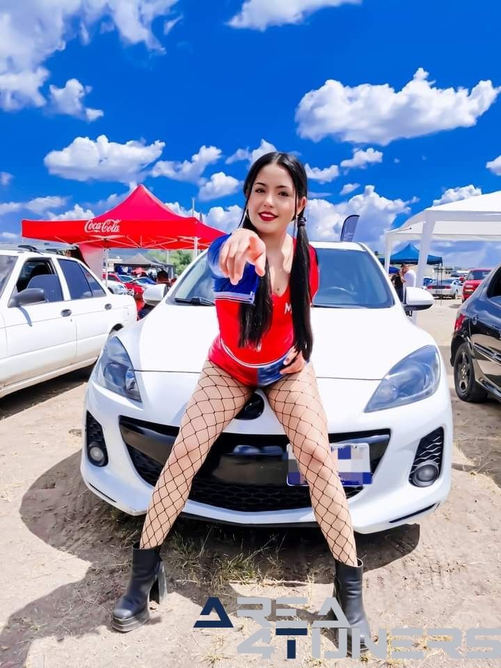 1er Prestige Fest
Imagen del reportaje de la revista Tuning Area4tuners.es, de la concentración de coches Tuning del año 2024 en Cortázar, Guanajuato, México.