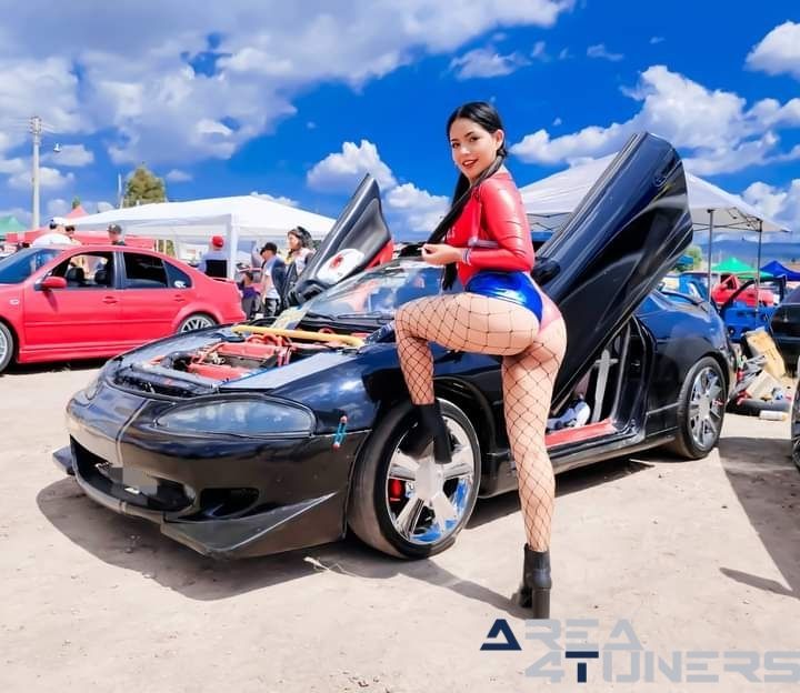 1er Prestige Fest
Imagen del reportaje de la revista Tuning Area4tuners.es, de la concentración de coches Tuning del año 2024 en Cortázar, Guanajuato, México.