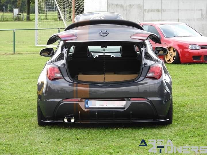 Casual Sunday 2024
Imagen del reportaje de la revista Tuning Area4tuners.es, de la concentración de coches Tuning del año 2024 en Wevelgem, Bélgica.