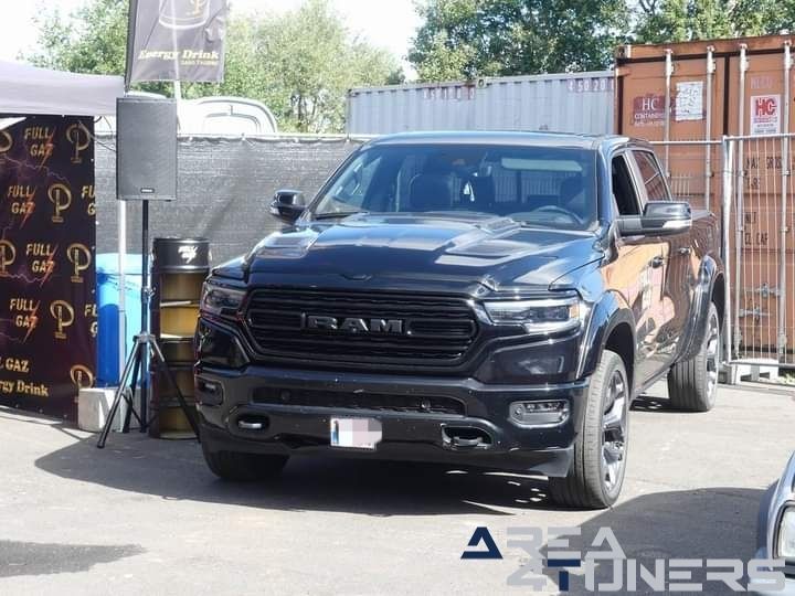 De Warmste Truckrun Part 2
Imagen del reportaje de la revista Tuning Area4tuners.es, de la concentración de coches Tuning del año 2024 en Genk, Bélgica.