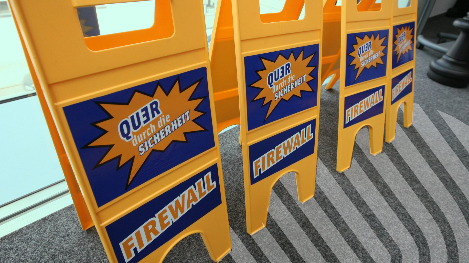 Begehbares Social Engineering-Teppichspiel Bluff & Hack Begehbares Social Engineering-Teppichspiel Bluff & Hack