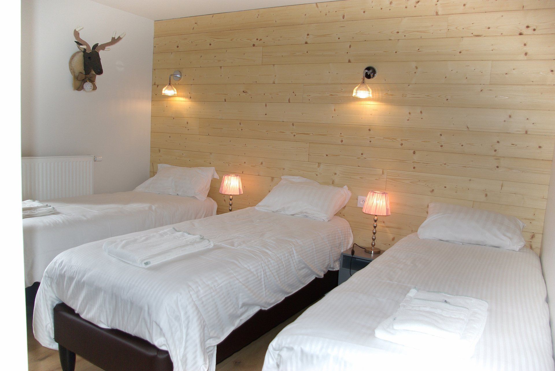 Chalet le 1000 Thabor Valmeinier Chambre Ouest organisé avec 3 lits simples