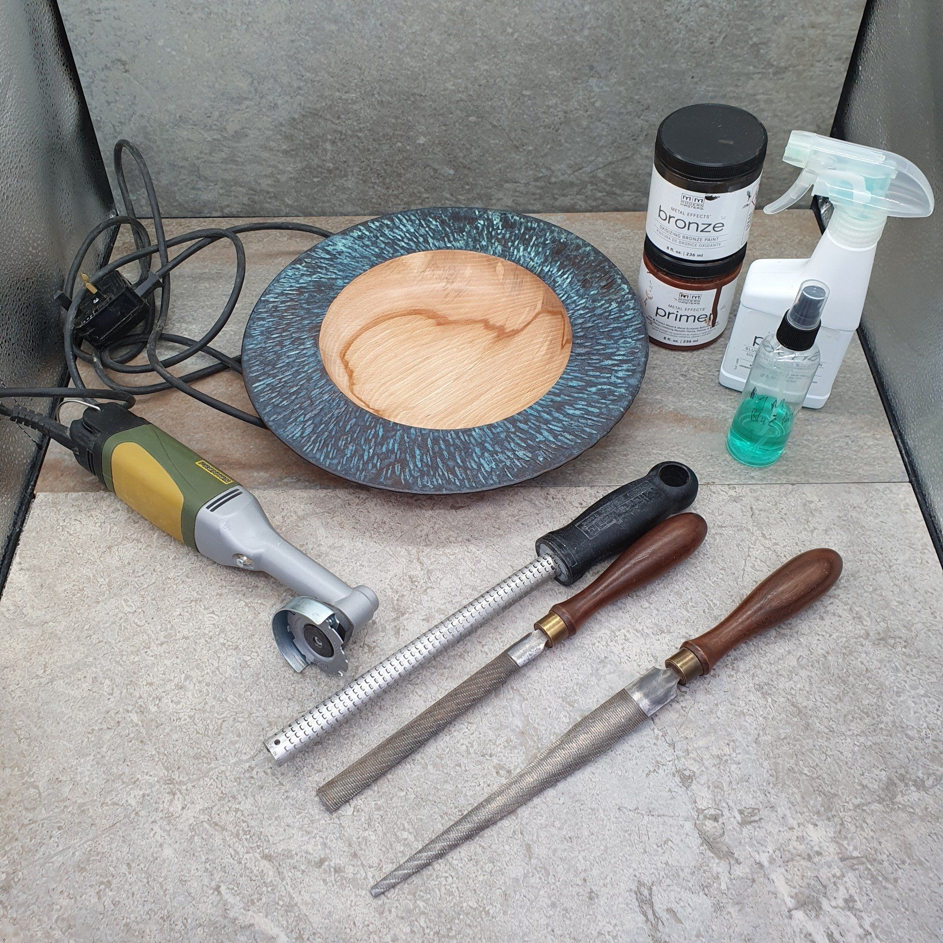 WoodyNess beech platter with bronze patinated rim, Modern Masters inc. metal effects bronze paint.